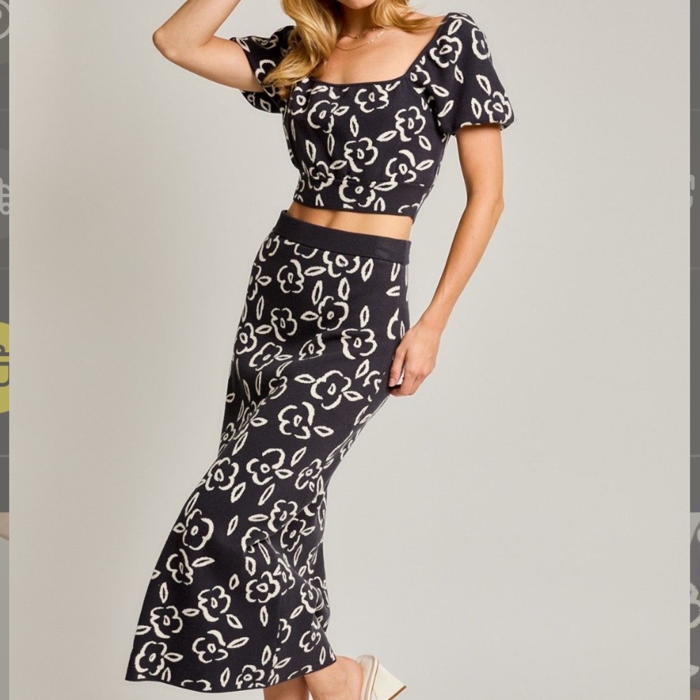 Le Lis Floral Black and White Women's Skirt Set size small nwt